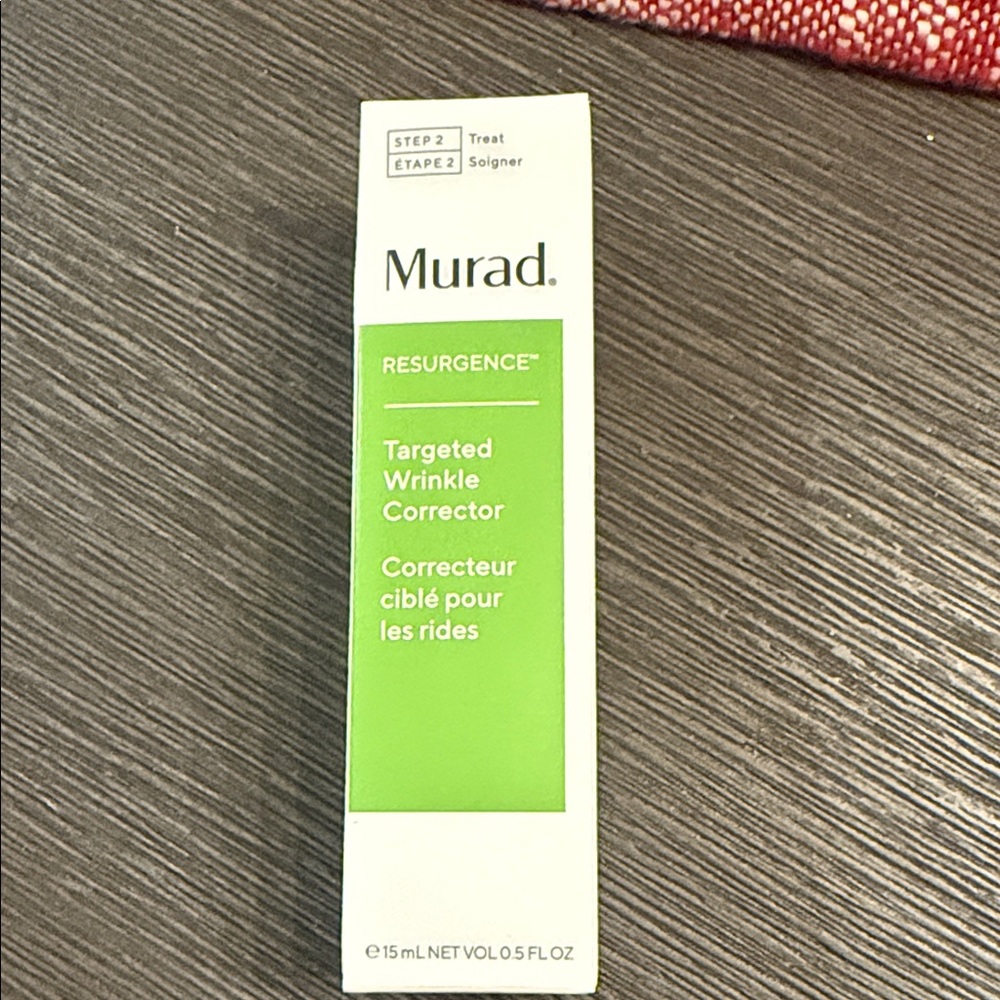 Murad Resurgence Wrinkle Corrector in White and Green